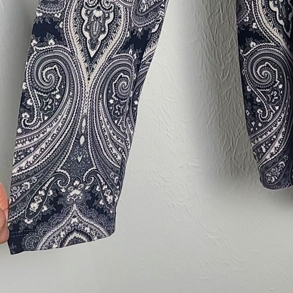 Lands' End Longsleeve Mock Turtleneck Top in Gray,Black & White Paisley, Size L - Picture 3 of 5